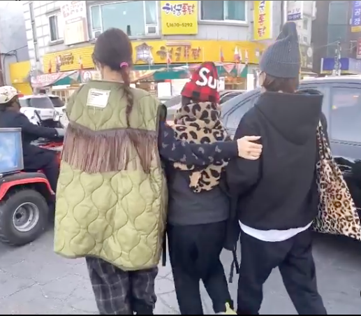 엄태웅♥︎ 윤혜진, 딸 지온과 만두 통닭 찾아 조심이 뭉쳐다니는..왜저럼[Oh!마이 Baby]