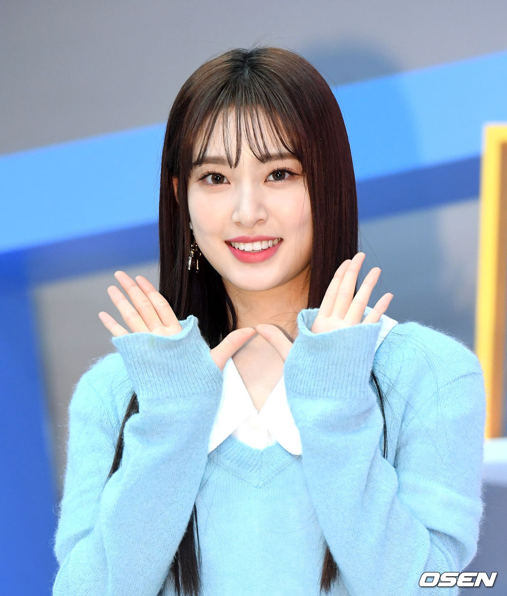 [사진]위클리 조아, 눈빛 교환