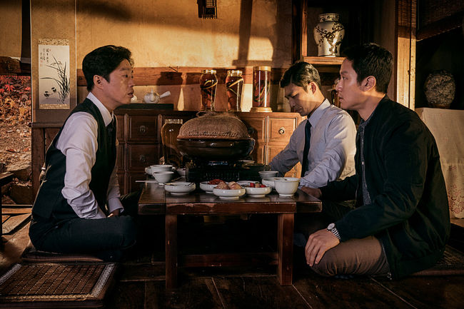 이웃사촌 정우x김희원x김병철, 찐연기 스틸 공개[Oh!쎈 컷]