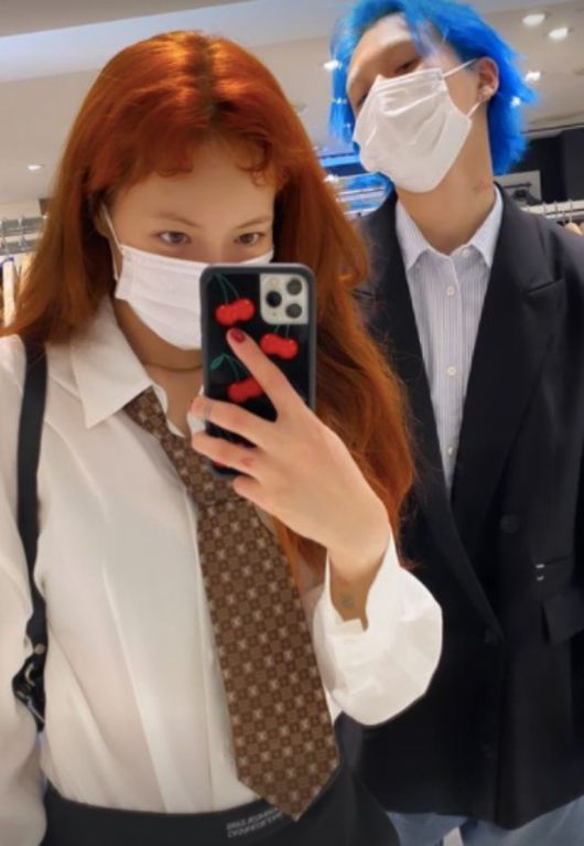 현아♥︎던, 당당한 공개 데이트..알록달록 헤어까지 핫하네[★SHOT!]