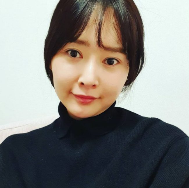 윤상현♥︎ 메이비, 앞머리 자르니 동안이었네..아이 셋 엄마의 봄