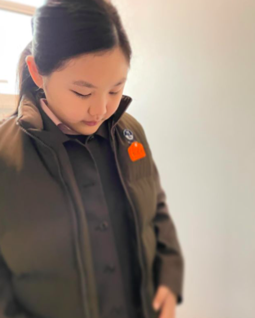 엄태웅♥︎ 윤혜진 첫딸 지온, 벌써 초2 급식 메뉴가 가장 궁금해[★SHOT!]