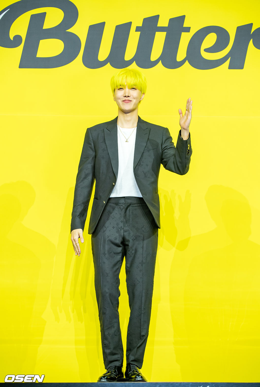 [사진]방탄소년단(BTS) 제이홉,포토타임 중 선보이는 팝핀