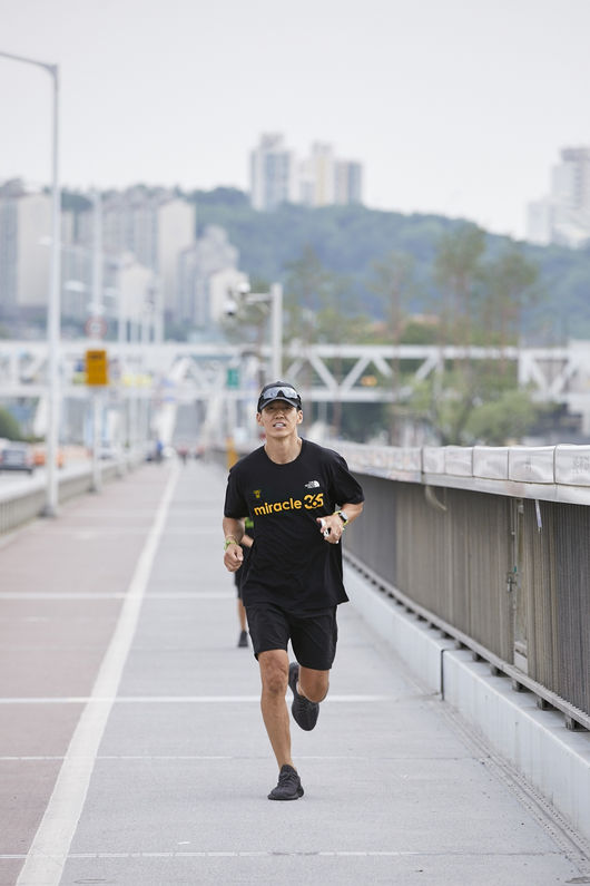션, 루게릭요양센터 건립 위한 캠페인 개최..2천명과 함께 달린다