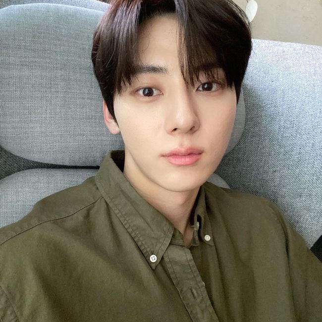 뉴이스트 민현, 멋있고 잘생기고 귀엽고..비주얼이 다 잘하네 [★SHOT!]