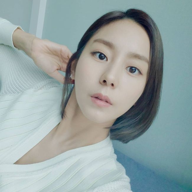 유이, 쪘다는 8kg는 다 어디에 있니..얼굴로 안 간 건 분명