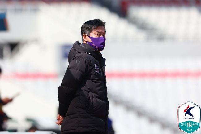 안양 이우형 감독, 골 넣지 못해 팬들께 죄송 [잠실톡톡]
