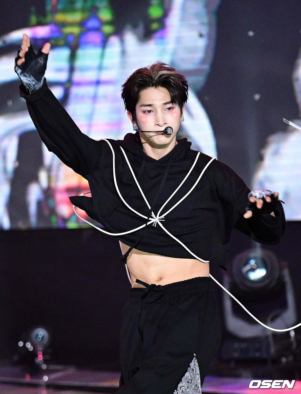 [사진]BAE173 한결, 선명한 복근