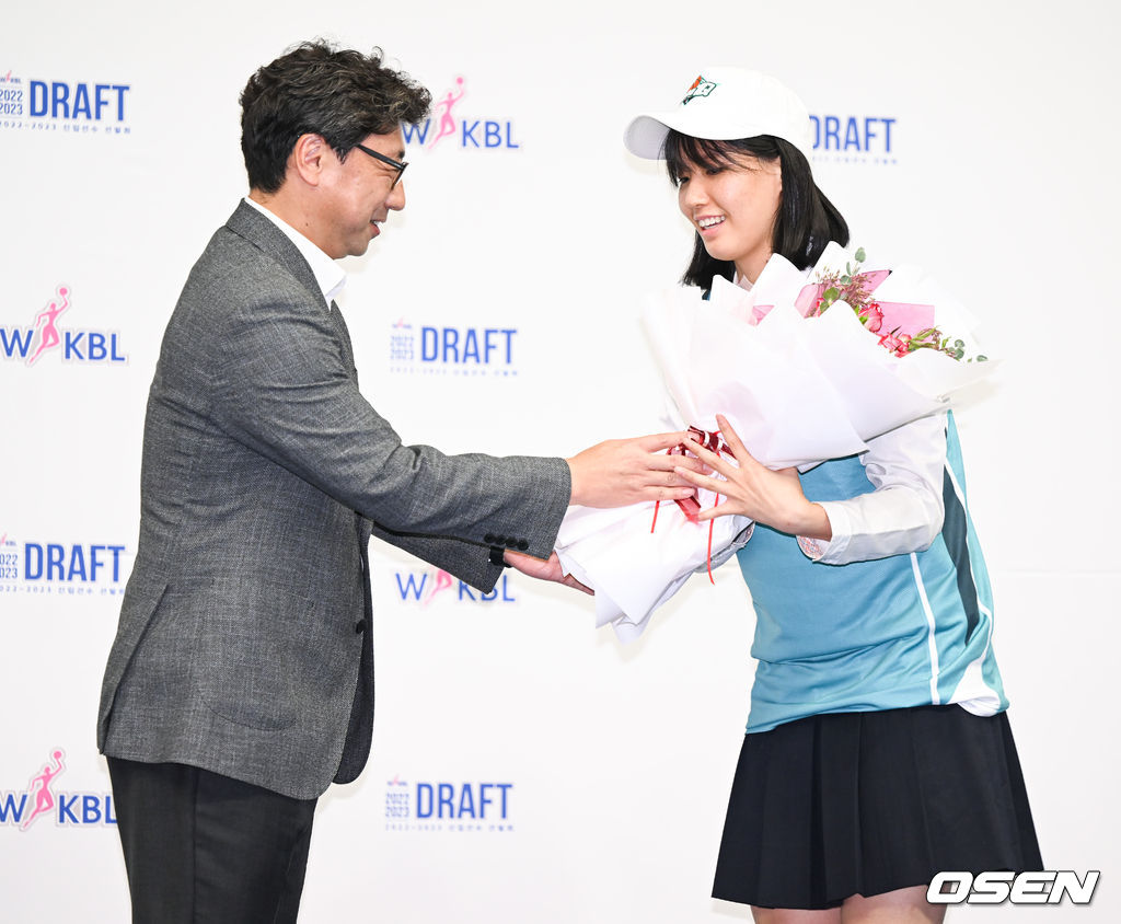 [사진]숙명여고 이다현,1라운드 5순위 하나원큐행