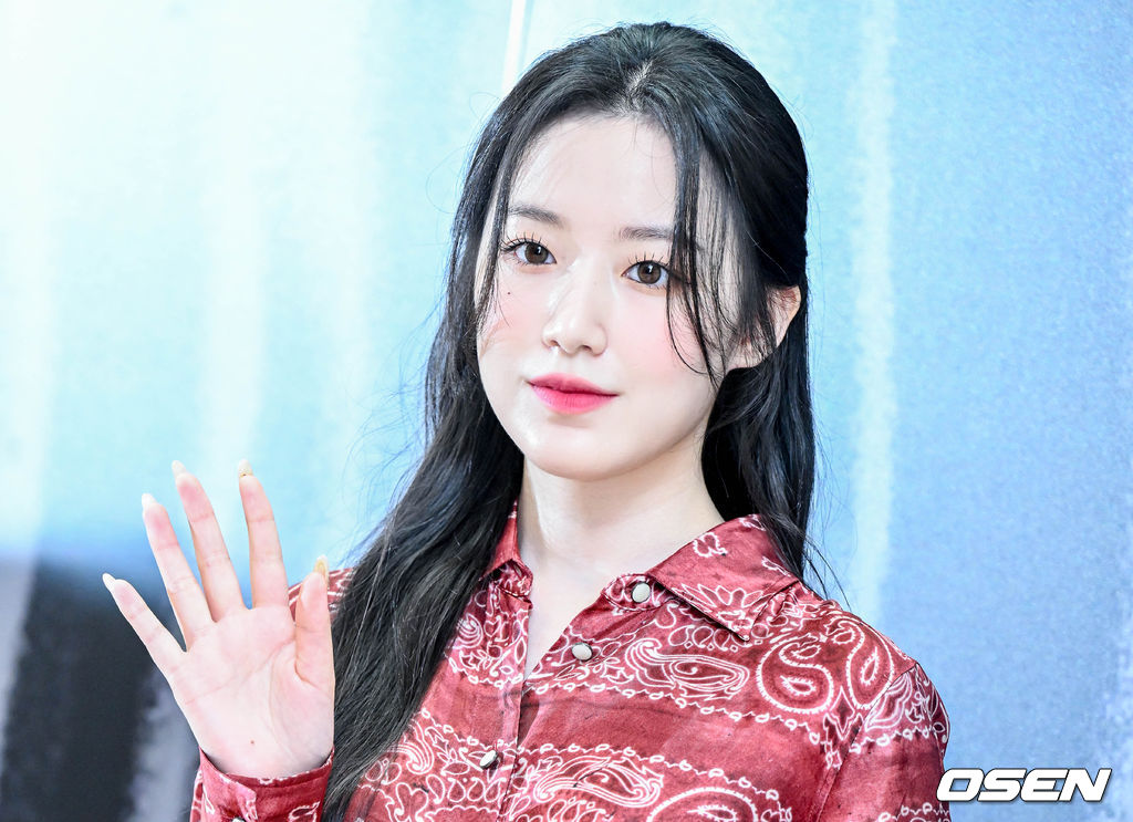 [사진](여자)아이들 슈화, 새하얀 피부