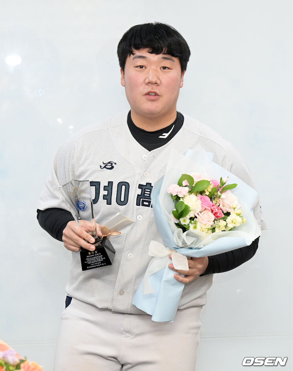 [사진]LG가 점찍은 고유명사 김범석, 이만수 홈런상 수상