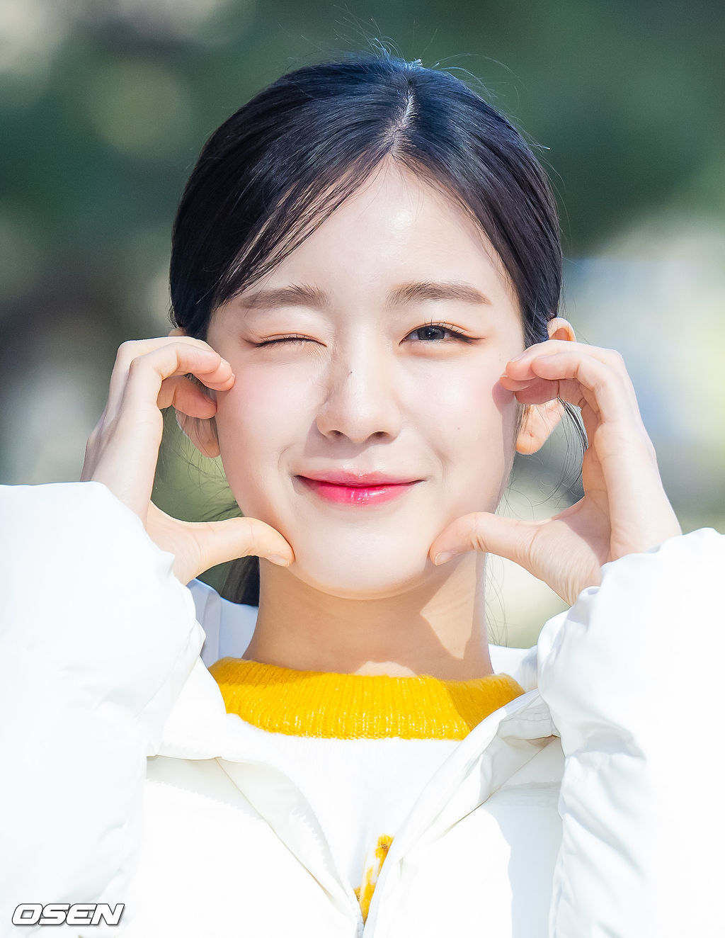 [사진]우아! 우연,볼하트하며 깜찍 윙크