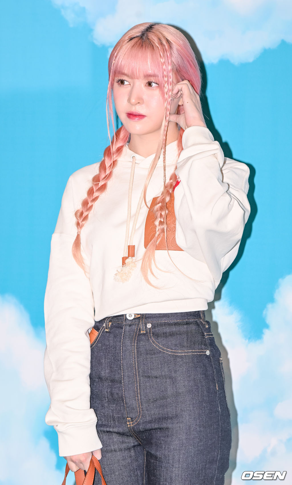 [사진]엔믹스 릴리,러블리한 핑크 헤어