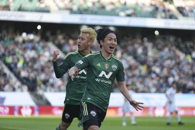 아마노 준 결승골 전북, 인천에 2-0 승리...시즌 2번째 승리로 7위 도약 [오!쎈 전주]