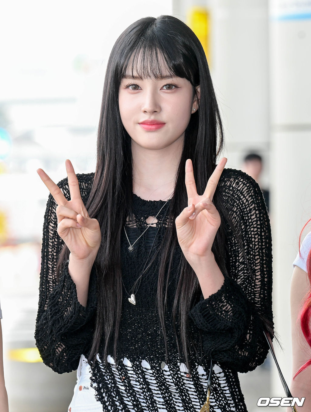 [사진]스테이씨 윤, 블랙 뱅헤어