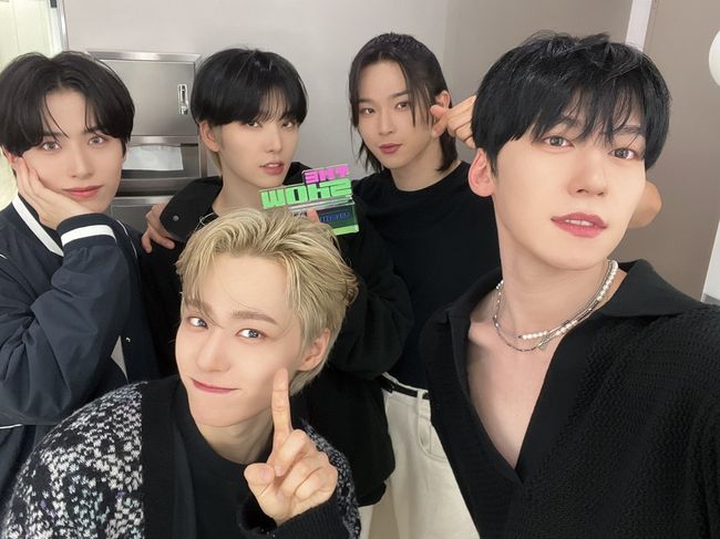 원어스, 컴백 후 첫 음악방송 1위..뜨거운 인기