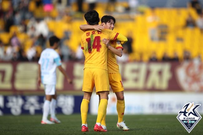 이건희 극장골 광주, 울산 1-0 꺾고 포항 2점 차 추격...정효볼 용병술 통했다