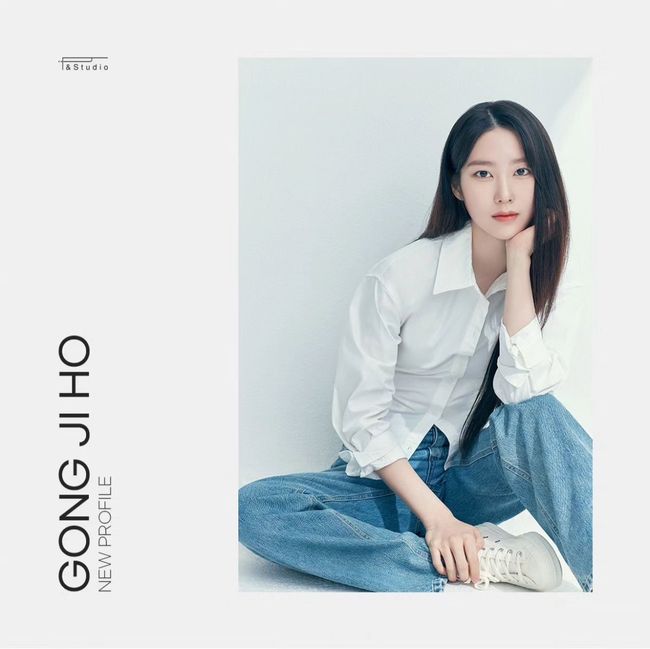 오마이걸 탈퇴 지호, 본격 배우 활동 시동?...새 프로필 사진 공개 [Oh!쎈 이슈]