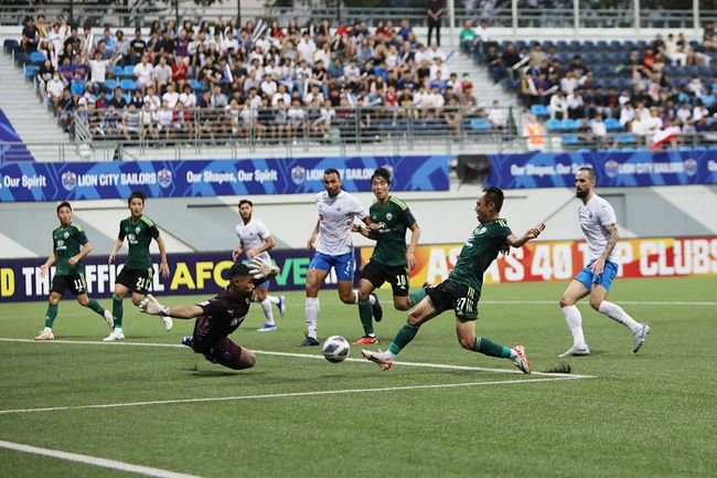 전북, ACL 원정 라이언시티전 0-2 패배... 경기 중 목부상 이동준 곧바로 병원으로[오!쎈 잘란베사르]