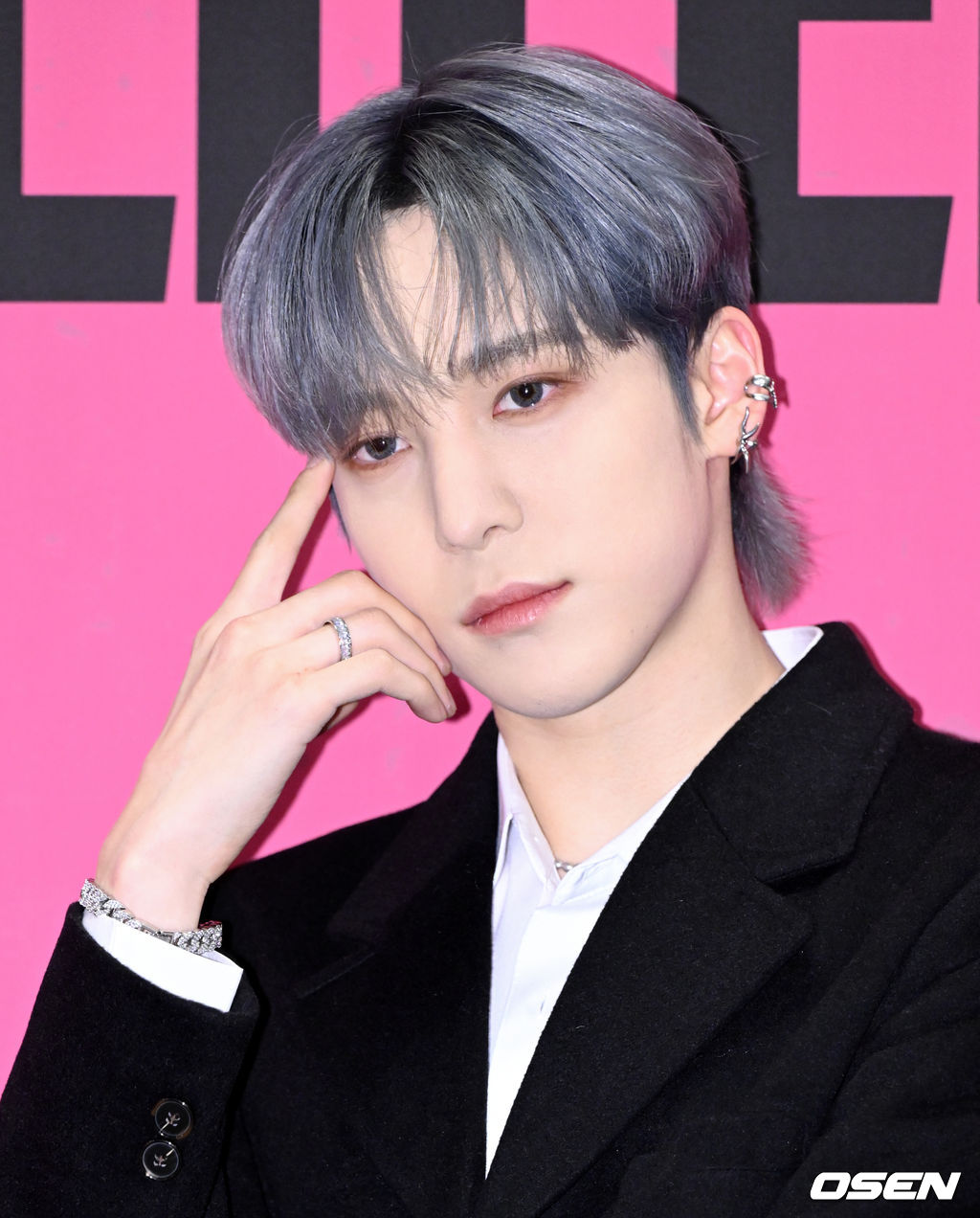 [사진]에이티즈 윤호, 현실 왕자님