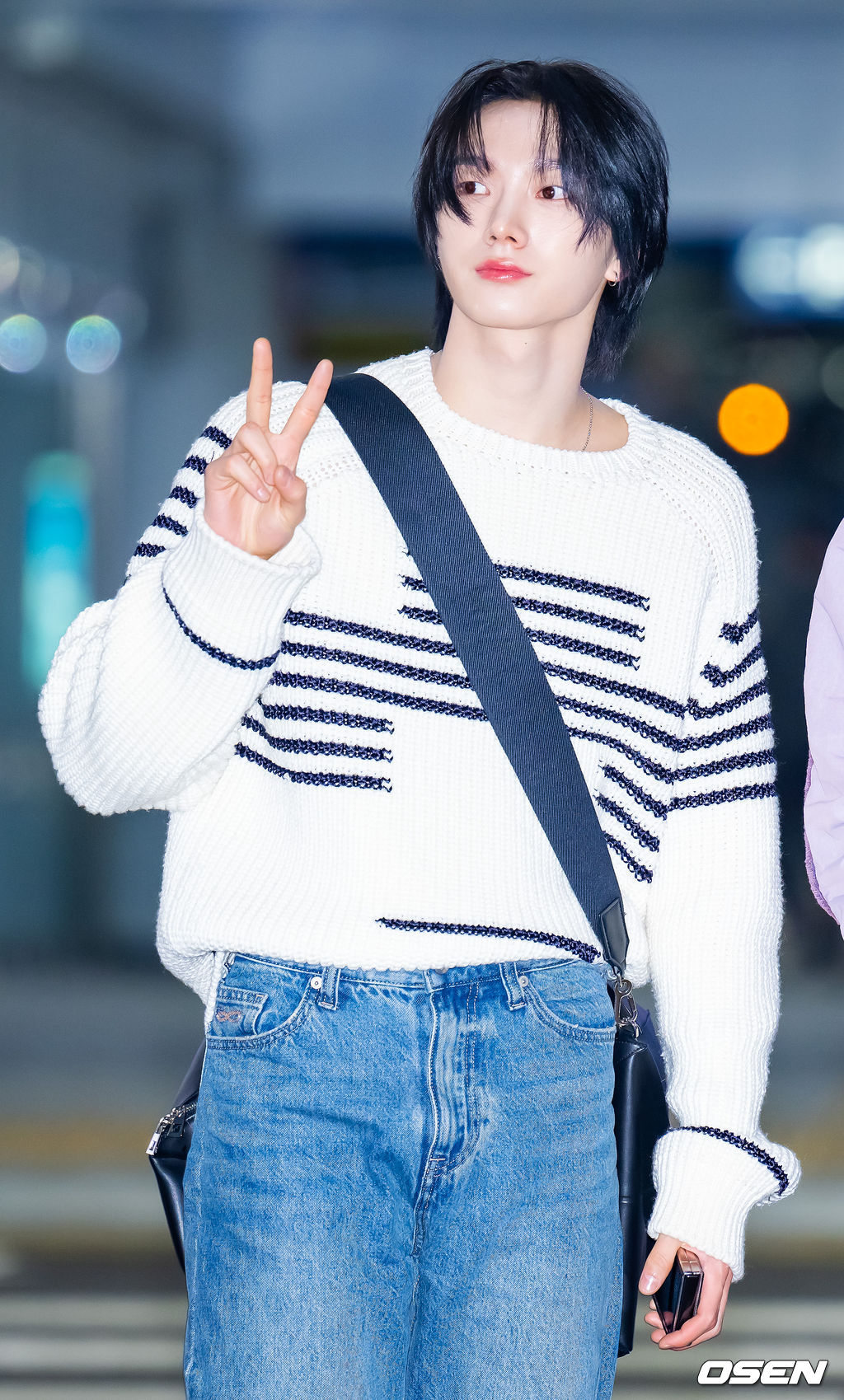 [사진]보이넥스트도어 성호,깜찍하게 브이