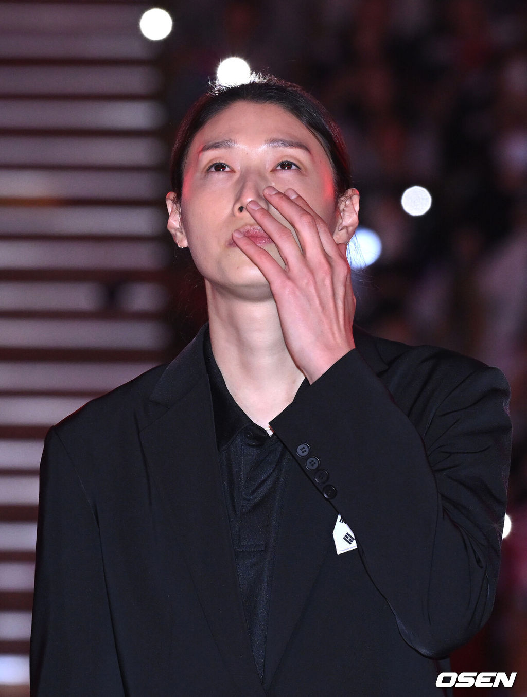 “울지 않으려고 했는데...” 배구여제 김연경도 감동한 국가대표 은퇴식, 유재석은 어떤 말을 건냈을까