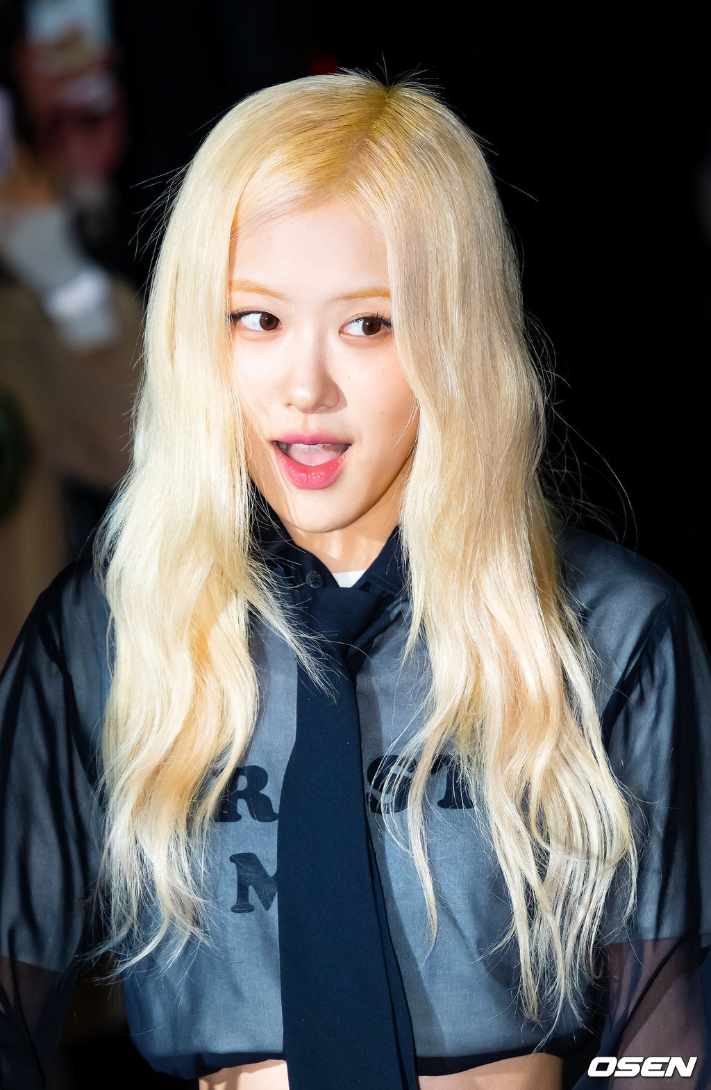 [사진]로제,빛나는 금발 미모