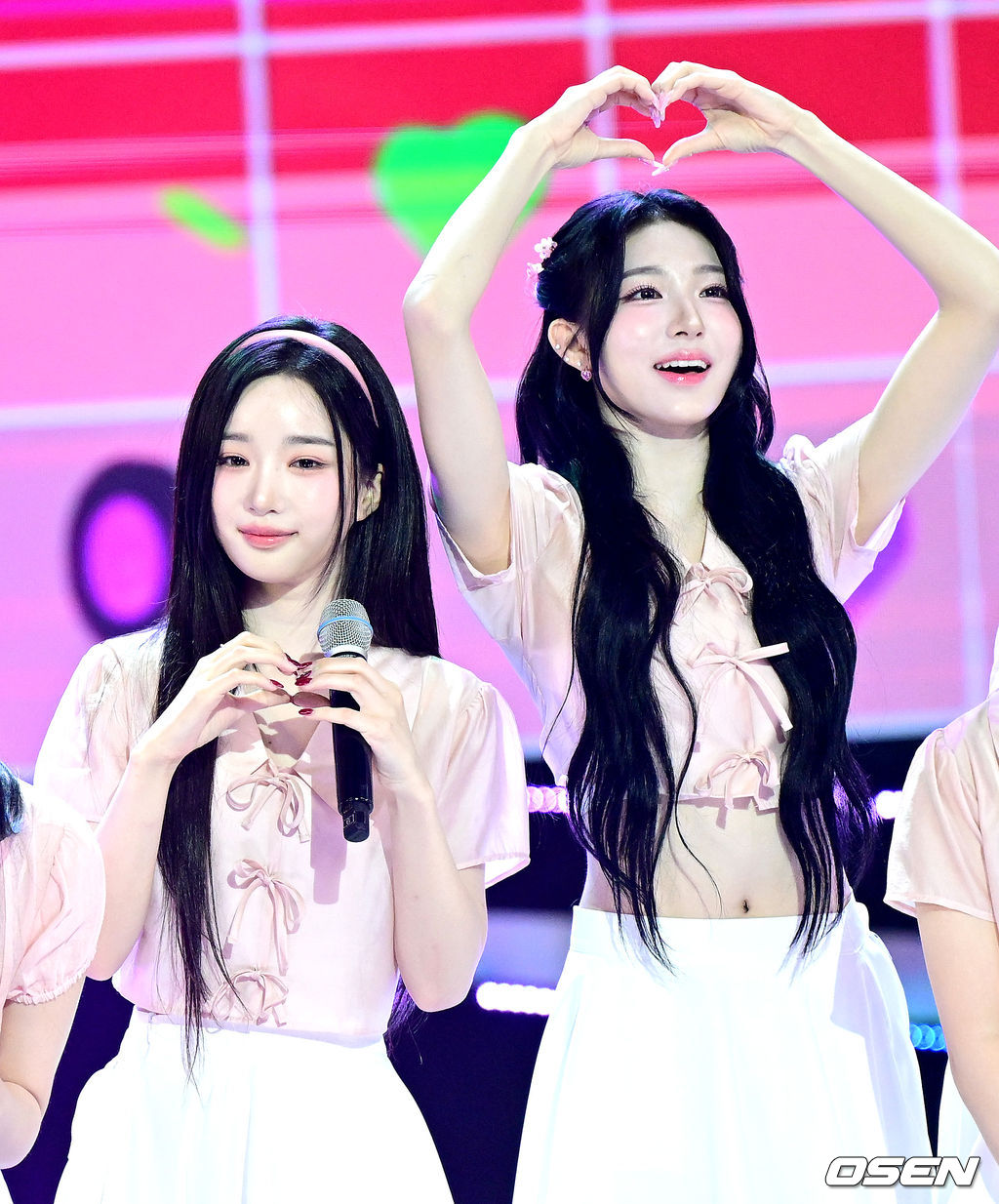 [사진]하트 선물하는 트리플에스 김유연-신위, 더쇼 초이스는 팬들 덕분
