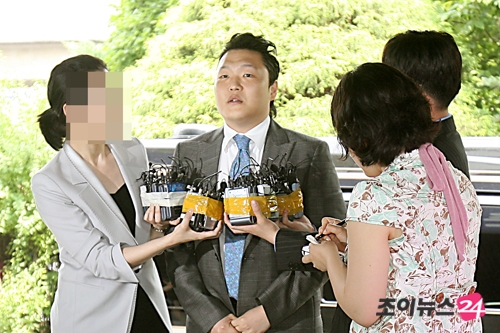 [포토]'검찰 출두' 싸이'걱정해주셔서 감사'