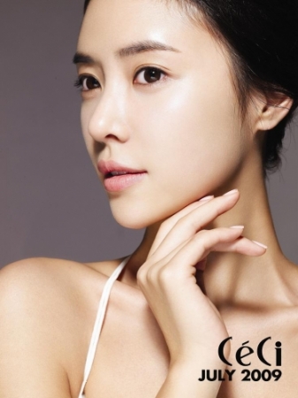 피부미인 황정음, 눈부신 뷰티 화보