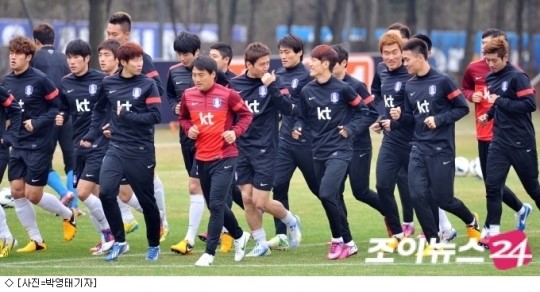 역습 중심 카타르, 수비 빗장 풀기가 관건