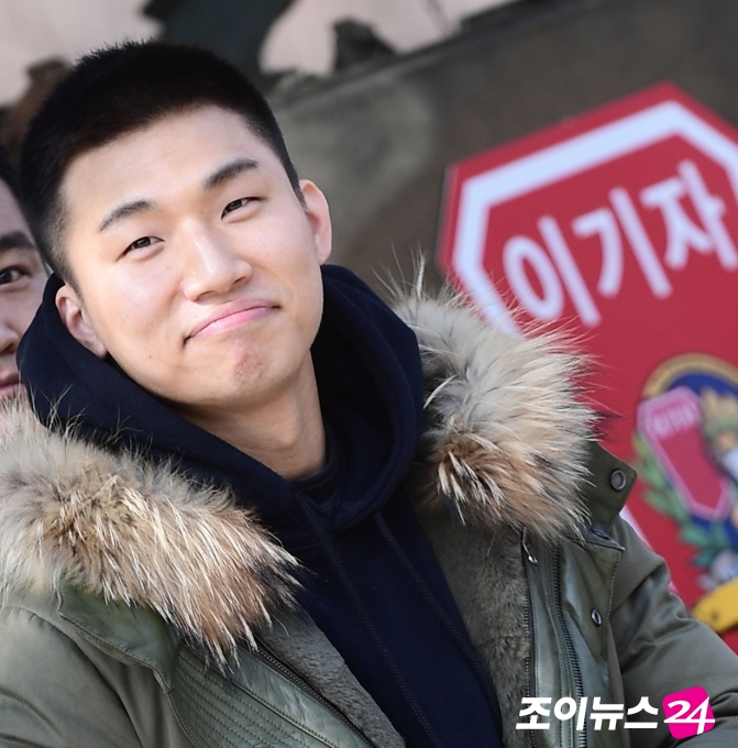 [포토]빅뱅 대성 입대, 짧게 자른 머리