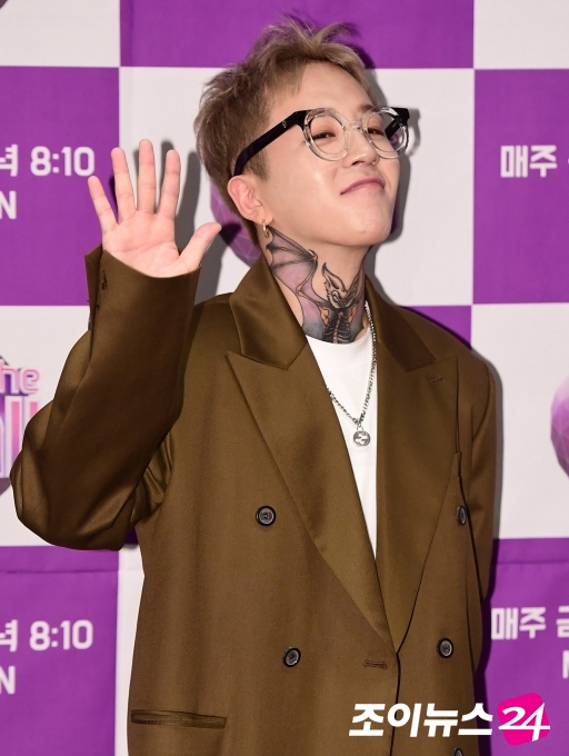 [포토]더콜 블락비 태일, 화들짝! 박쥐 타투