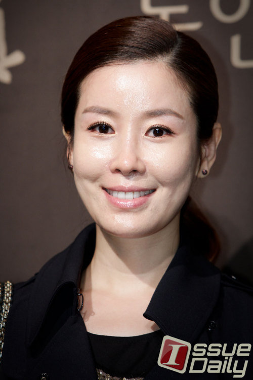 <포토뉴스> 이태란, 무결점 동안 피부 ’광나네’