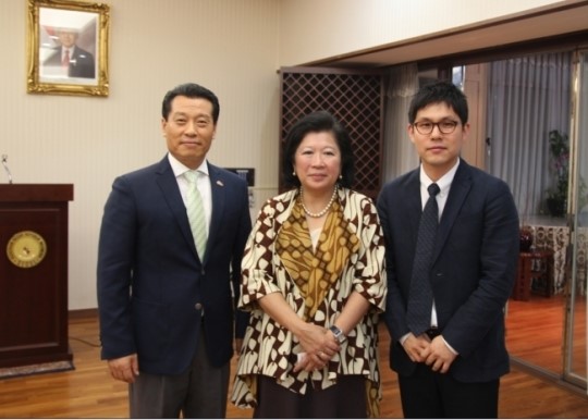 인도네시아 팡 에스투 장관, 한-인니 합작기획 아이돌팀 ‘S4’와 만찬