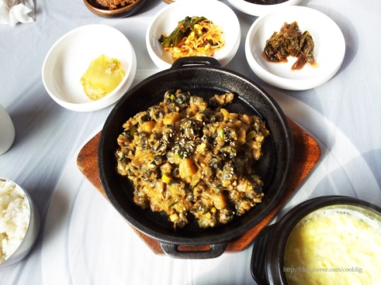 [제천의 맛집] ‘유기농쌈밥 산아래’ - 탱글탱글한 우렁이가 그대로 보약 처럼