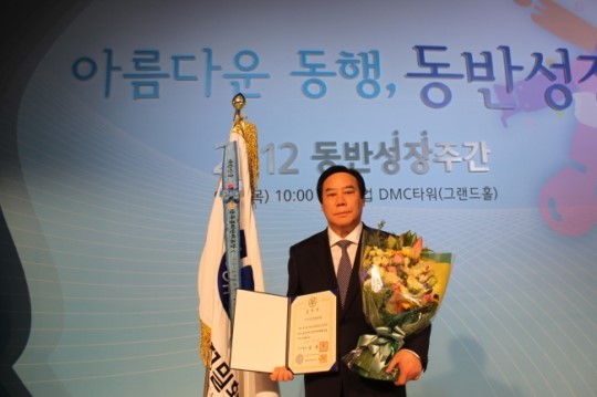 <2013 New상생, 협력사 현장을 가다> ①유니코정밀화학/포스코, 37년 친구 ‘히든챔피언’ 만들어줬다…협력업체 “내가 1등이 돼야... 