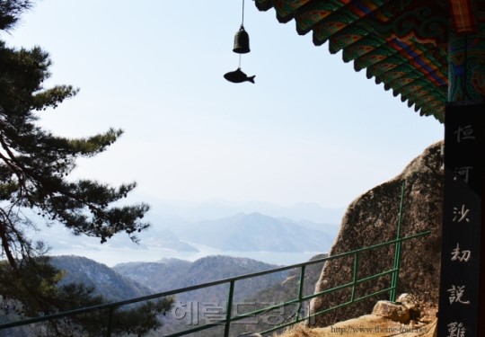 [테마있는 명소] 제천 금수산 정방사--월악능선ㆍ청풍호를 발 아래 드리우고