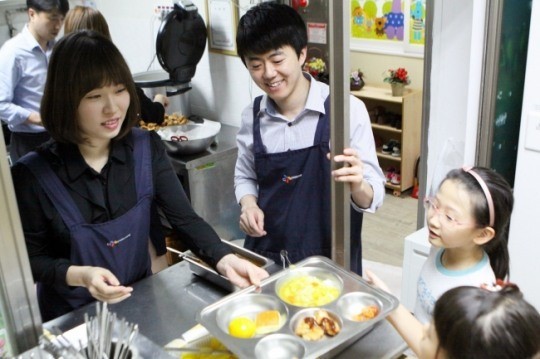 CJ프레시웨이 “금요일은 봉사하는 날”