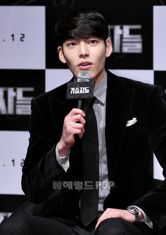 [포토]기술자들 김우빈, 머리와 몸 둘 다 쓴다