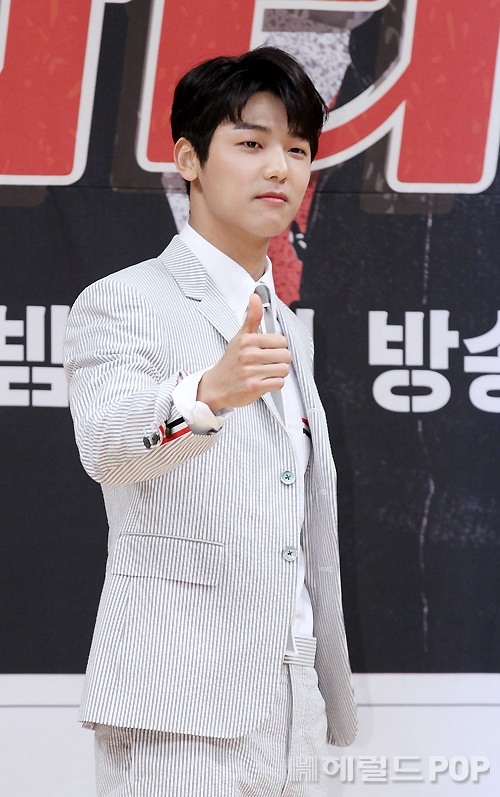 [포토]강민혁 내가 바로 딴따라