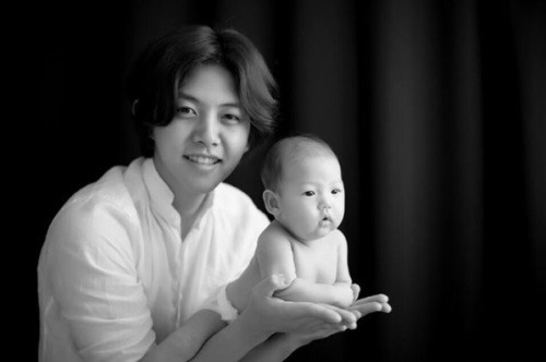 유키스 출신 동호, 득남 후 사진 공개 신아셀입니다