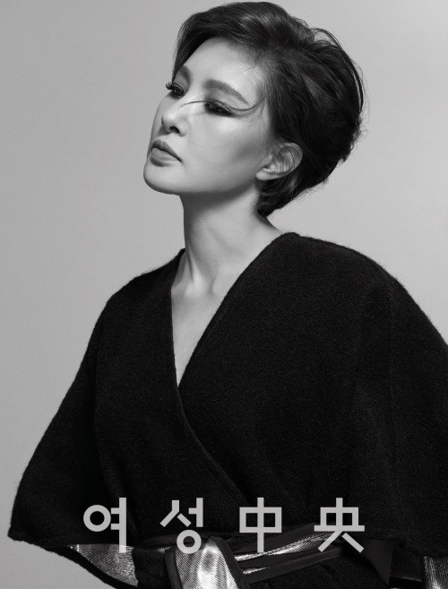 범죄의 여왕 박지영, 아줌마 벗고 고혹미 입었다[화보]