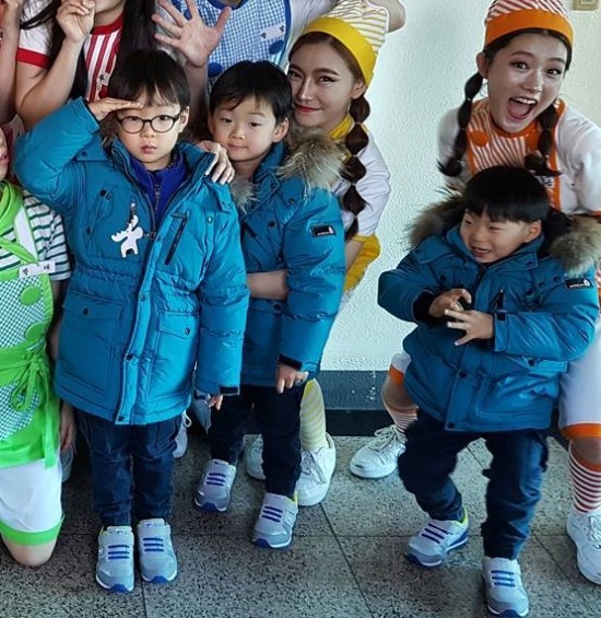 듬직한 어린이..대한민국만세, 훌쩍 자란 삼둥이