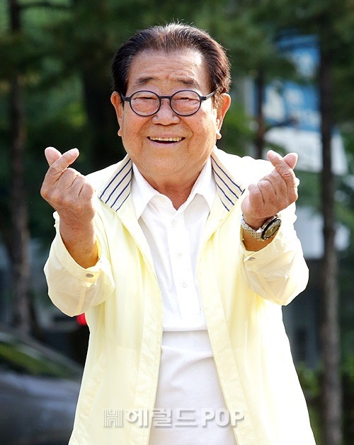 [포토]송해, 거부할 수 없는 미니하트~