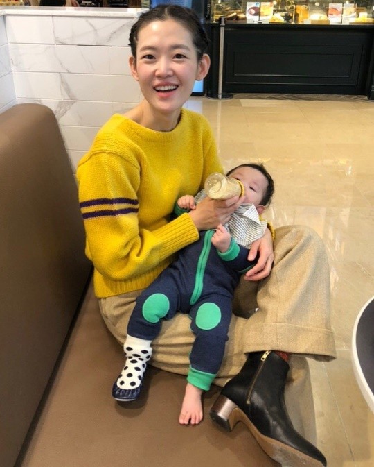 본비 신발 한짝 어디로‥봉태규♥하시시박, 이브 나들이