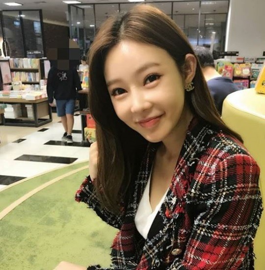 레이싱 모델 출신 지연수, 에스드림이엔티와 전속계약 신인의 마음으로