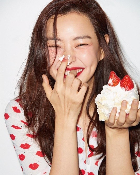 이하늬, 케이크만 들고 있을 뿐인데 과즙美 팡팡