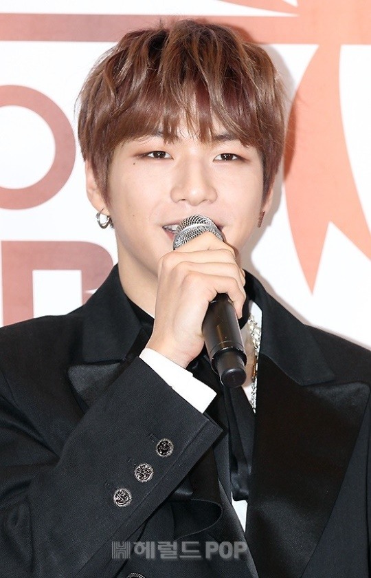 [종합]강다니엘, 워너원 센터→소속사 분쟁→SNS 개설..다시 꽃길 걸을까
