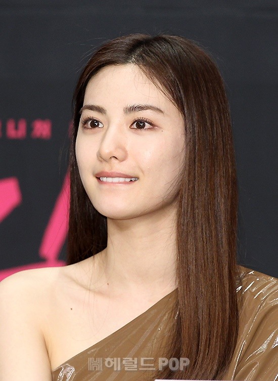 [포토]나나, 살짝 깨문 아랫입술